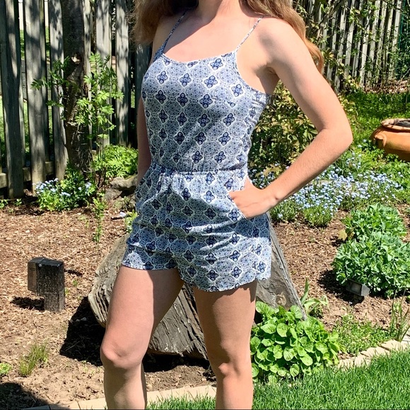 H&M Blue and White Print Romper - Picture 3 of 3
